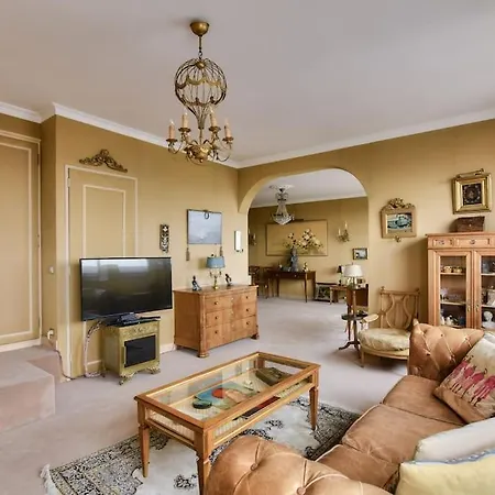 Stunning 1 Bedroom Flat Wamazing View On * パリ