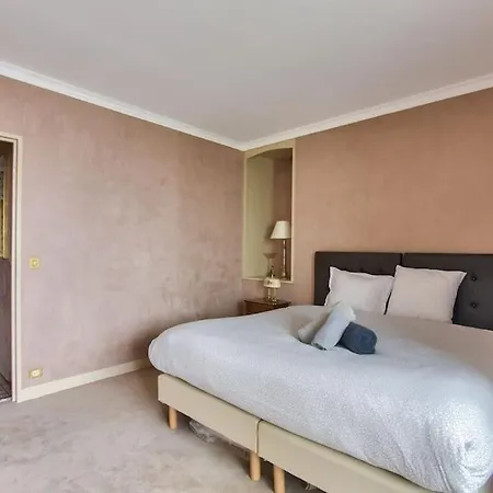 Stunning 1 Bedroom Flat Wamazing View On *