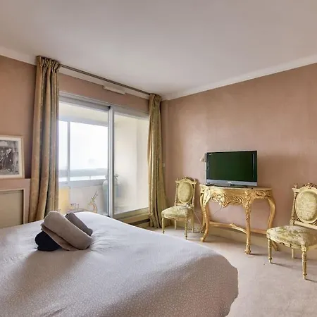 Stunning 1 Bedroom Flat Wamazing View On アパート